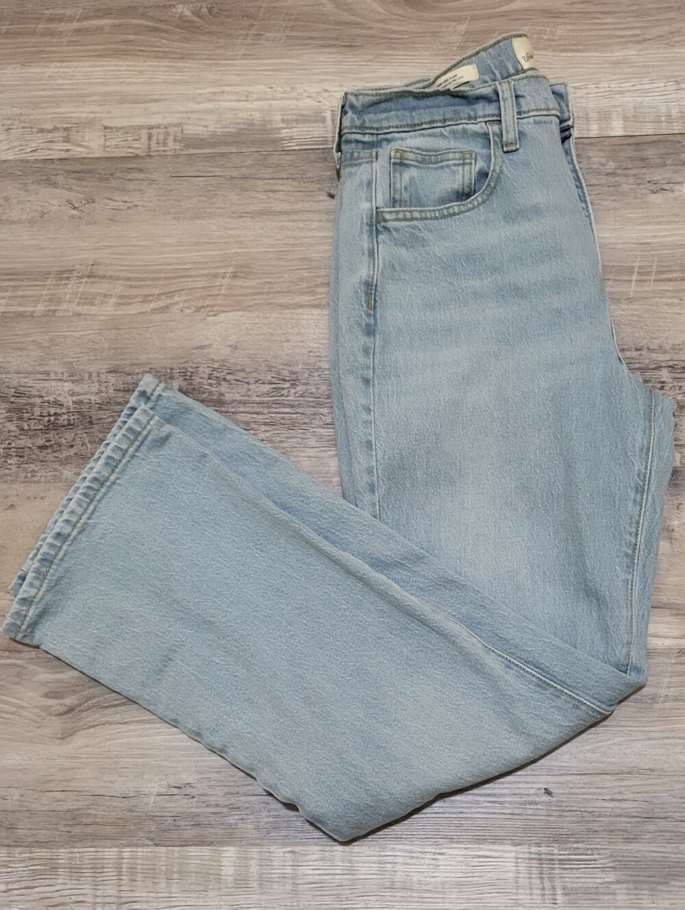 Universal Thread Women's Lightwash High Rise Jeans Size 8S - Picture 10 of 10